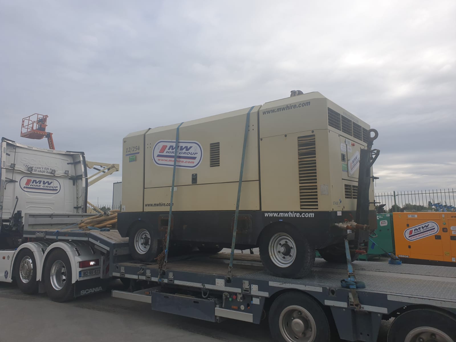 900 CFM Doosan going out on hire